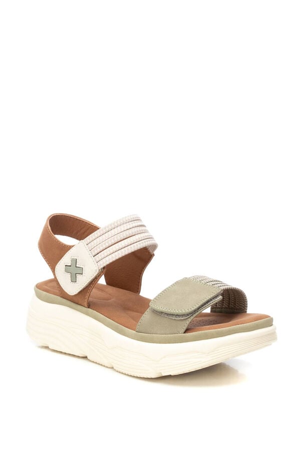 XTI Sand&aacute;lia de tiras el&aacute;sticas com velcro bege