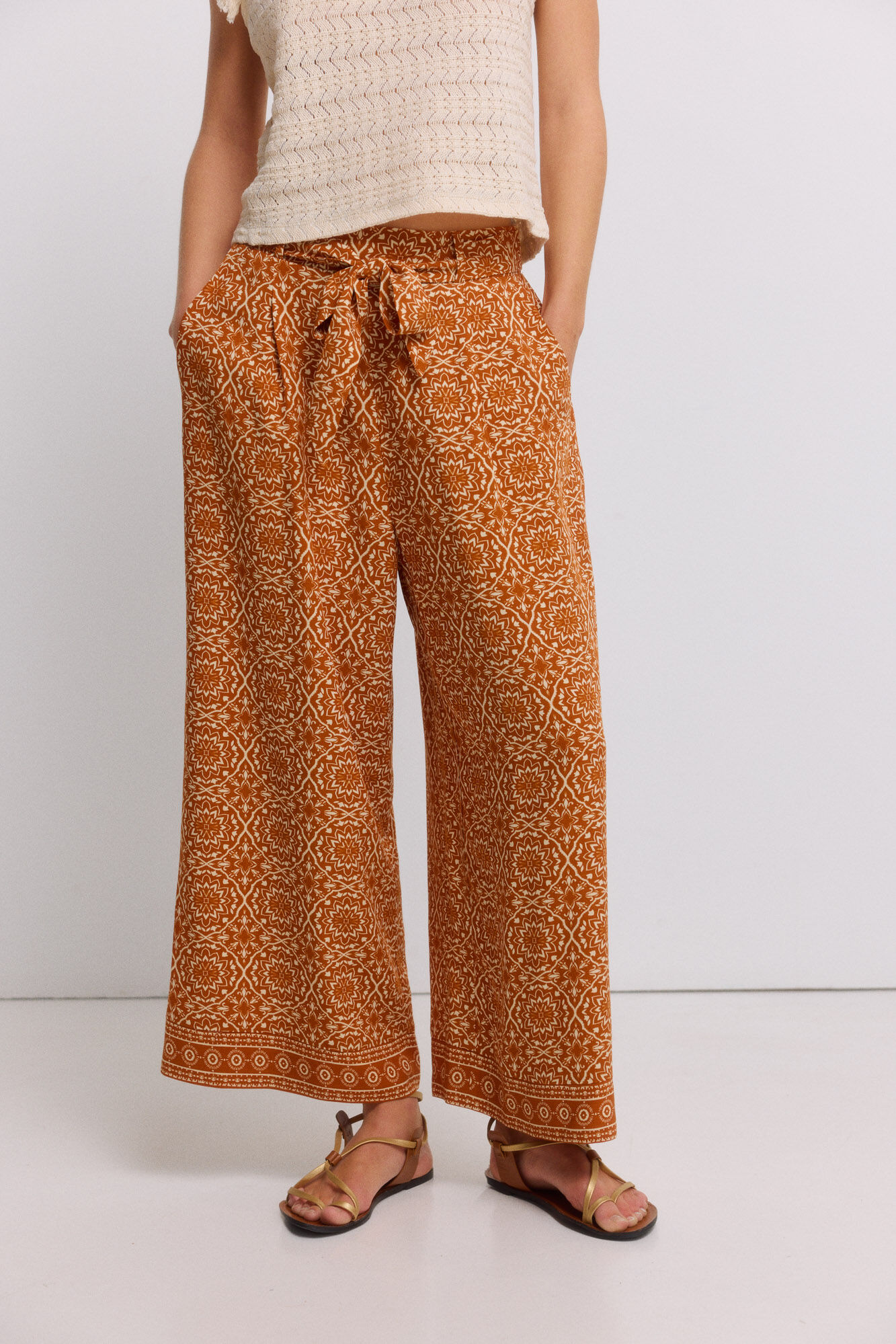 Springfield Cal&ccedil;a fluida estampada com cinto
