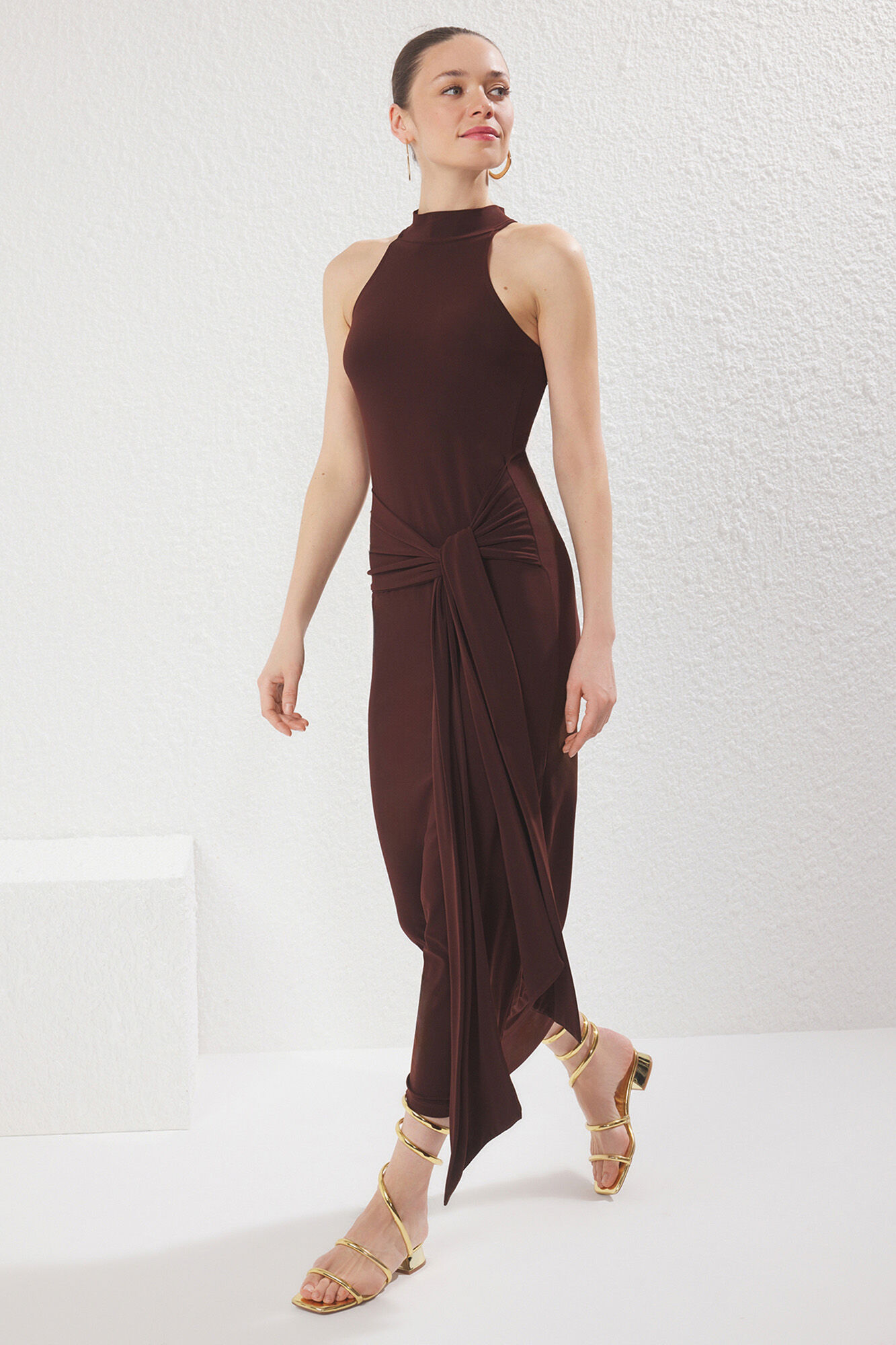 Trendyol Vestido longo justo 