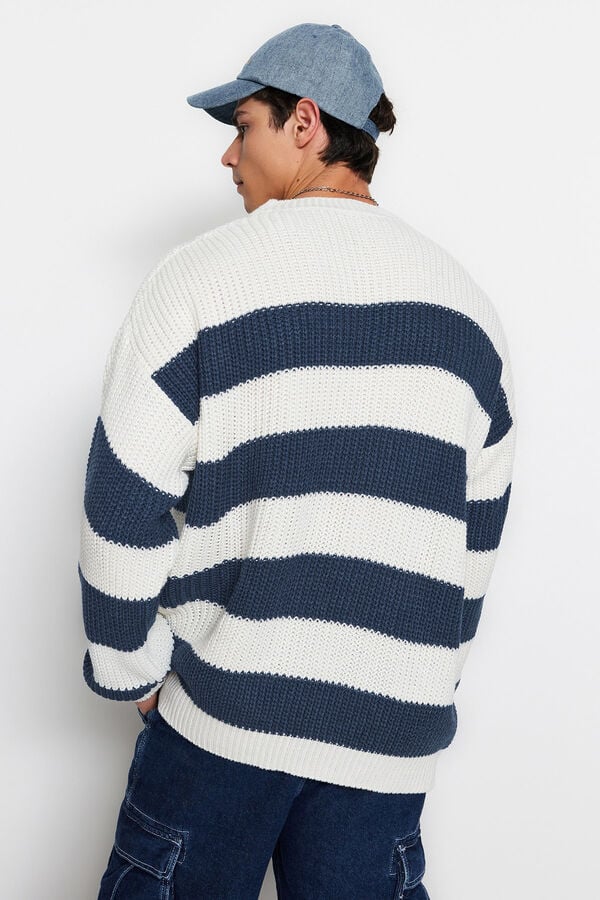 Trendyol Jersey de punto texturizado con cuello redondo azul