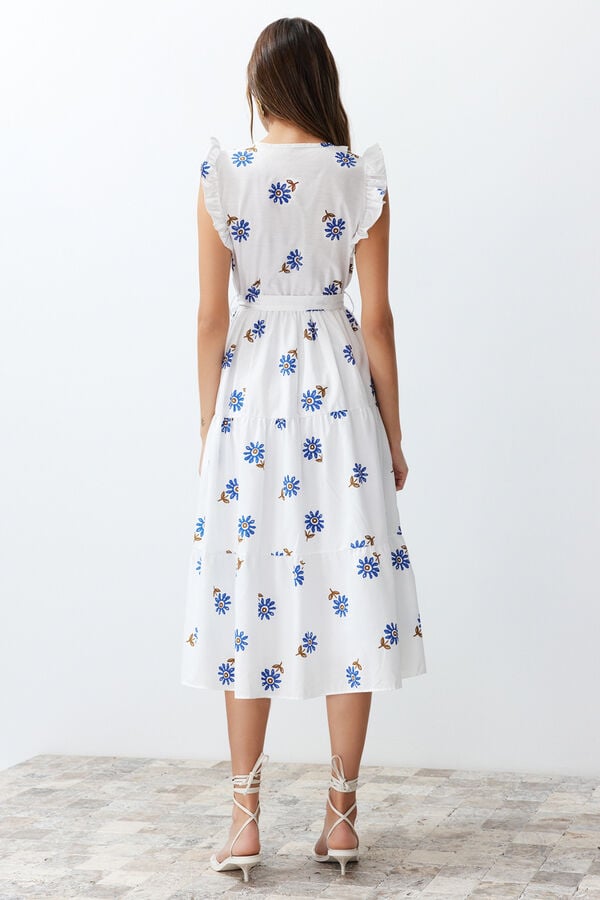 Trendyol Vestido midi com cinto estampado branco