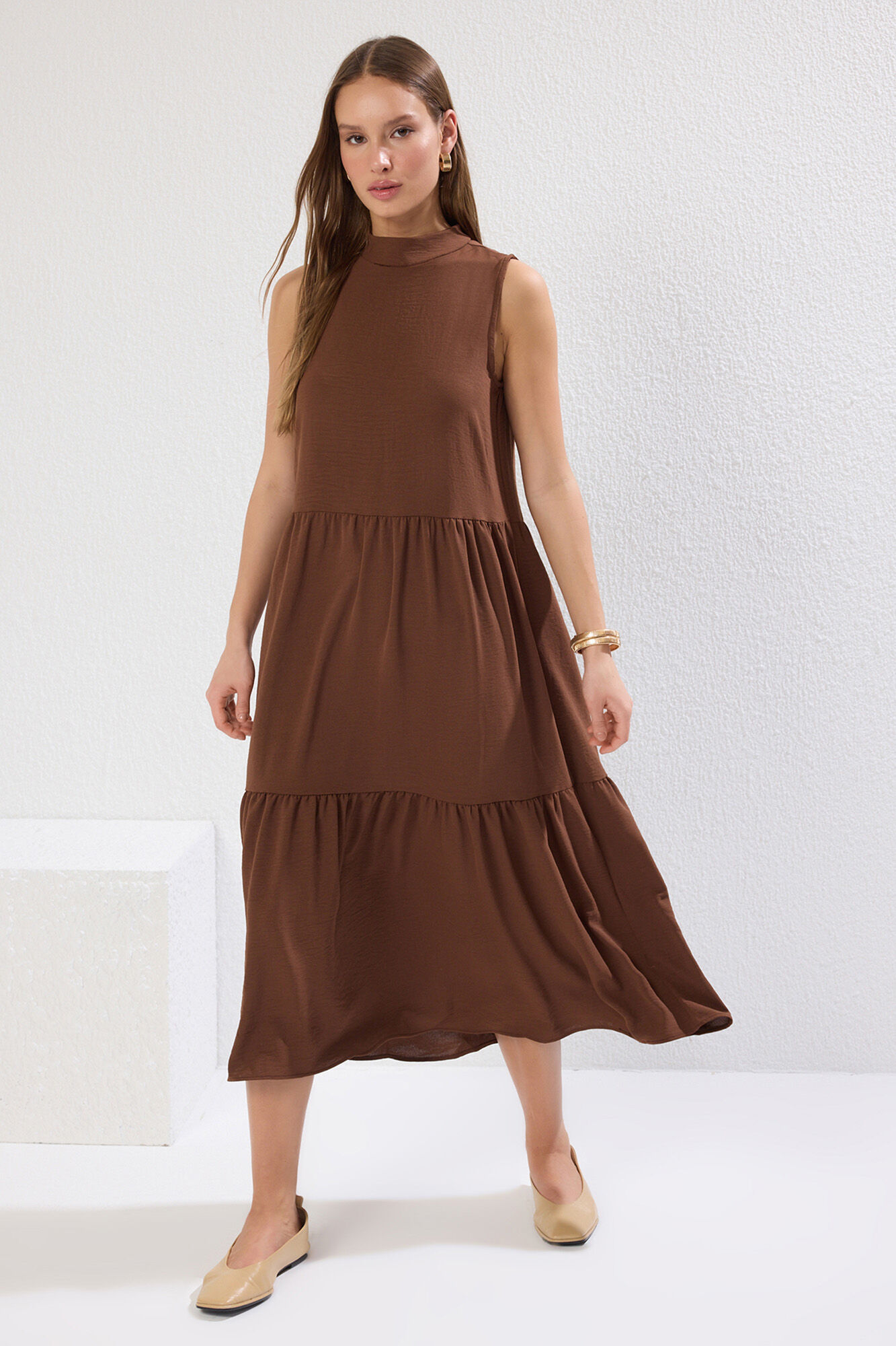 Trendyol Vestido midi reto sem mangas