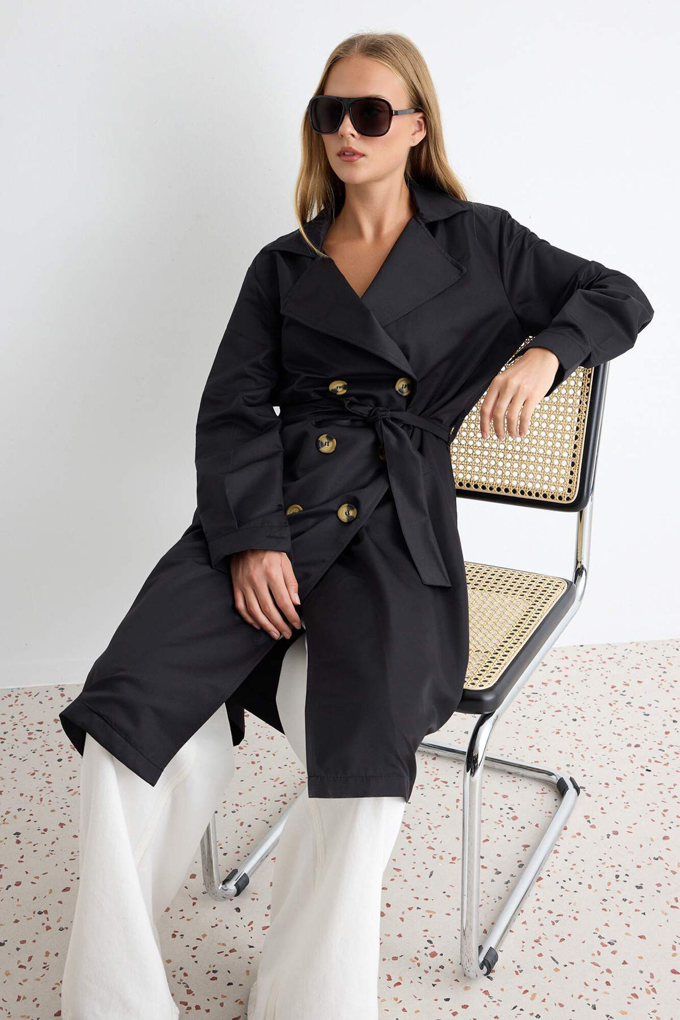 Trendyol Trench impermeable con cintur&oacute;n
