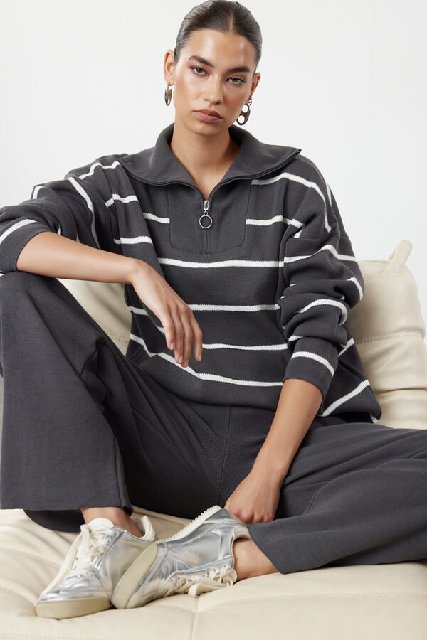 Trendyol Conjunto de camisola e cal&ccedil;a cinzento