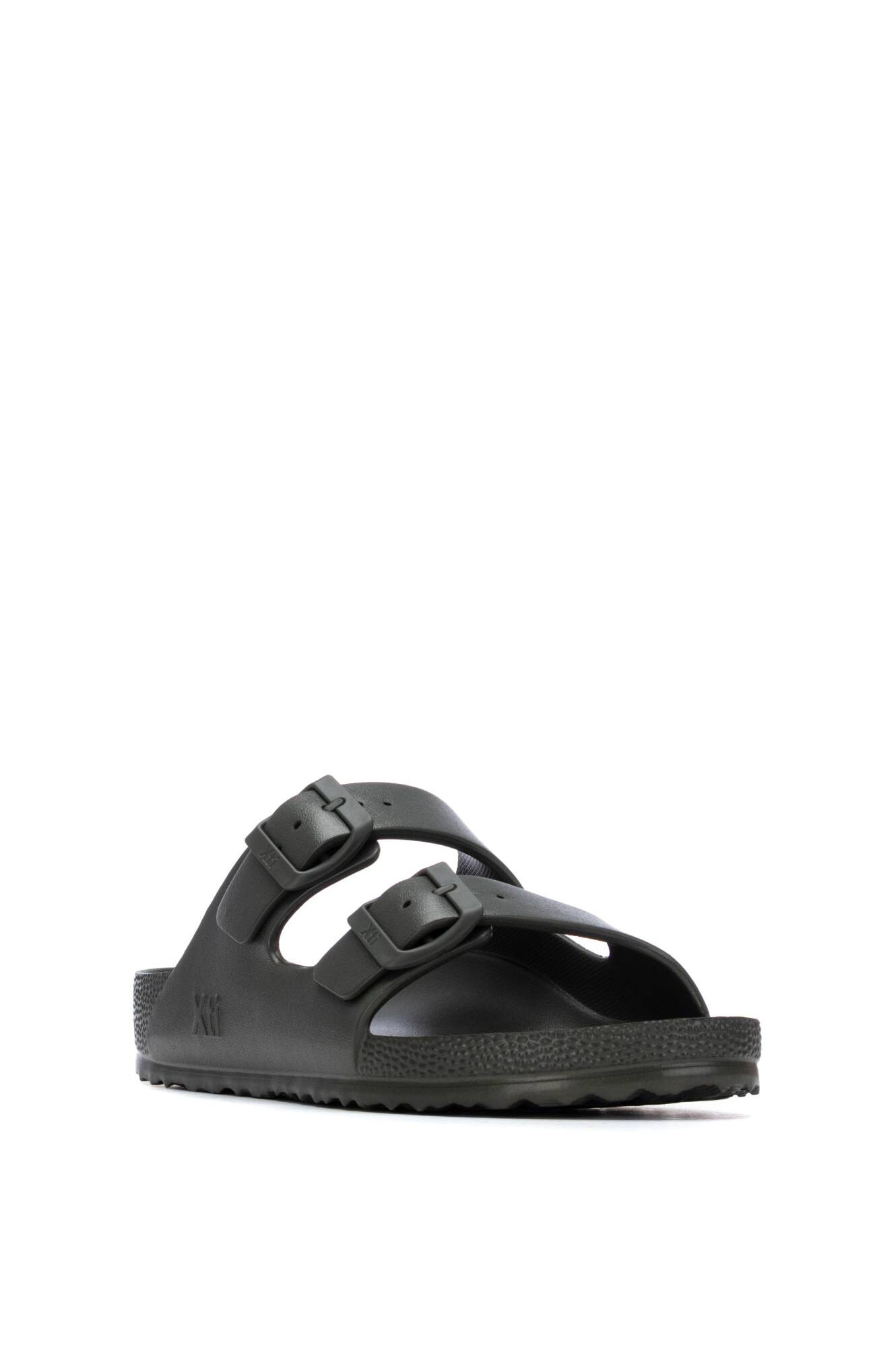 XTI Sand&aacute;lia de borracha com fivela