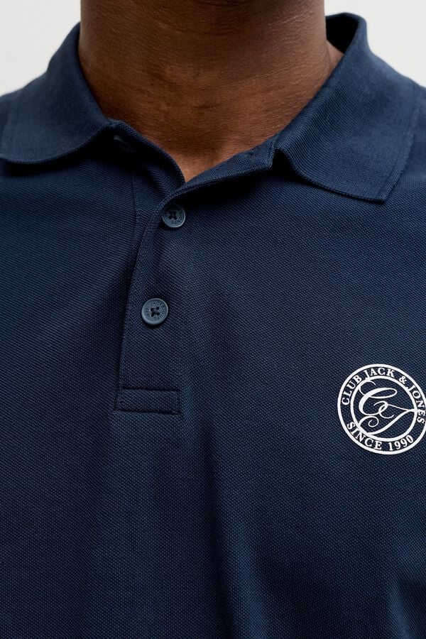 Jack & Jones PLUS Polo com logo ins&iacute;gnia azul