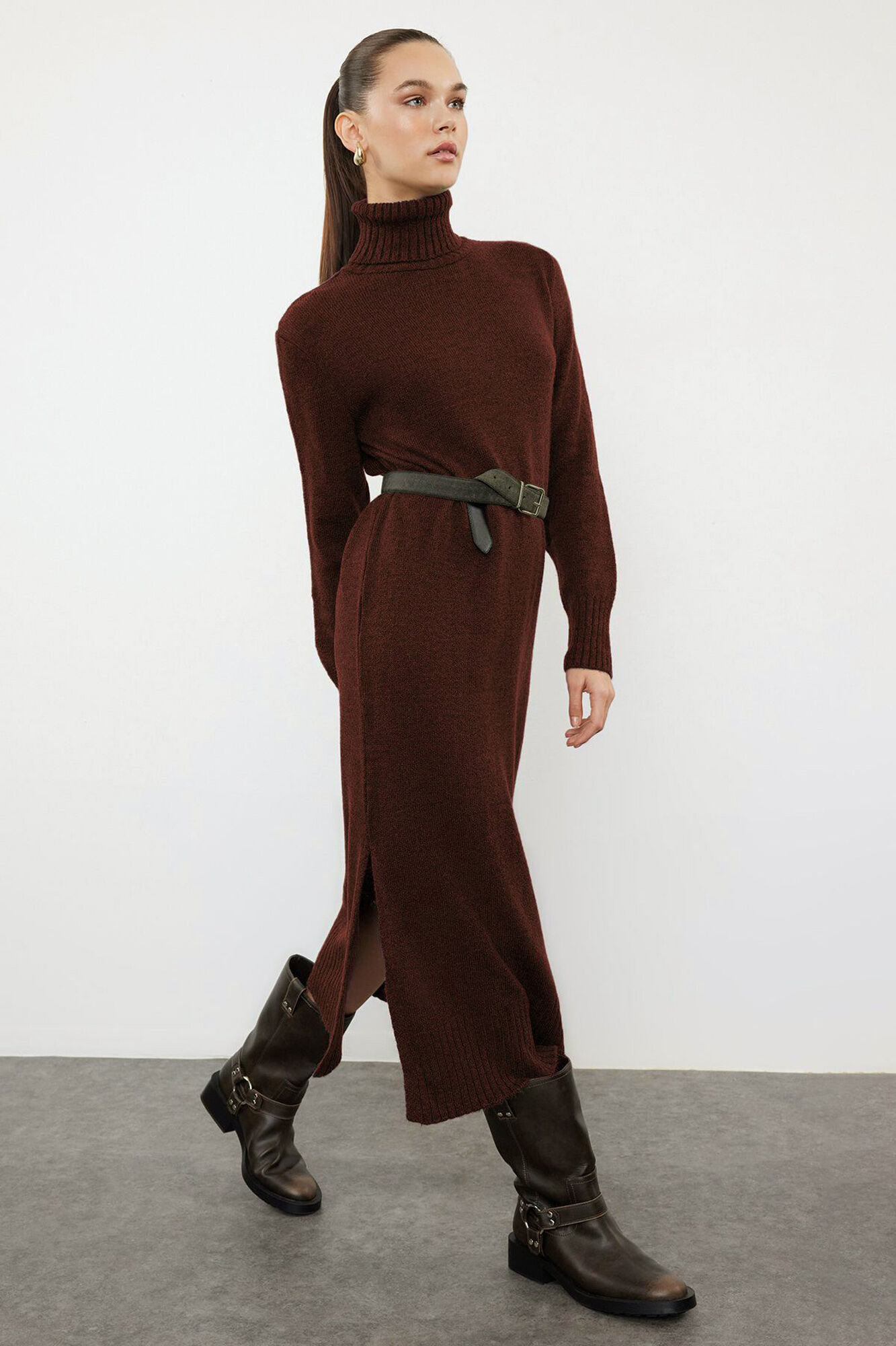 Trendyol Vestido midi cuello alto abertura