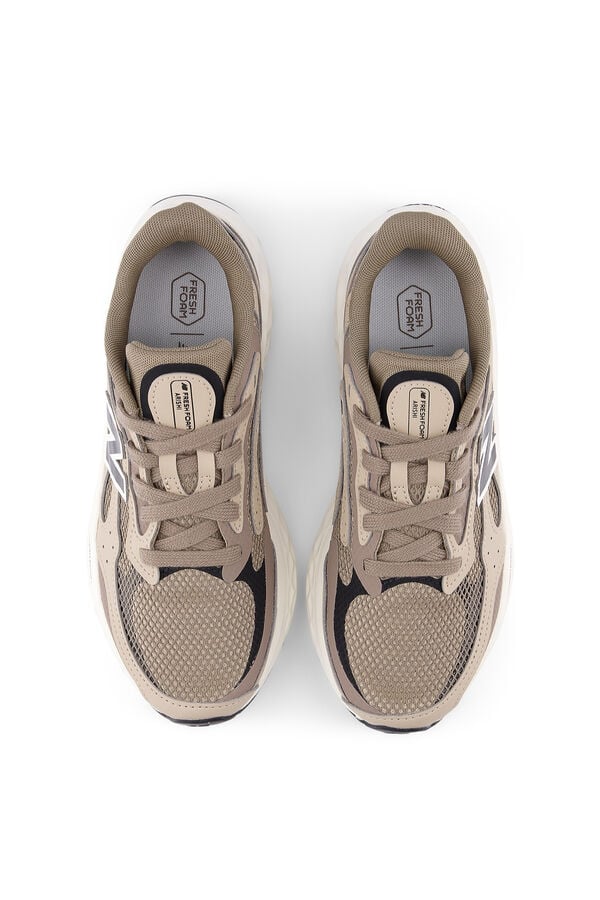 New Balance Cal&ccedil;ado desportivo Fresh Foam Arishi v4 TIRALUX bege