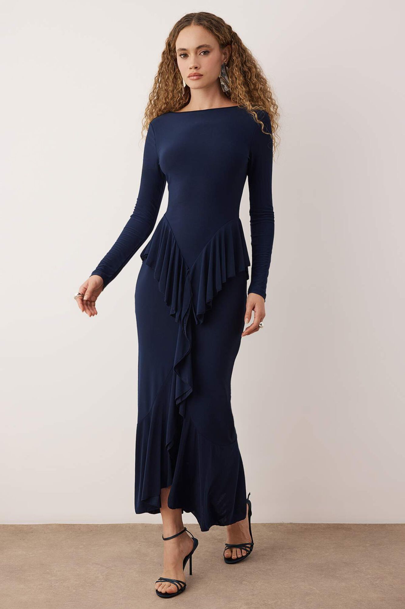 Trendyol Vestido midi justo costas abertas