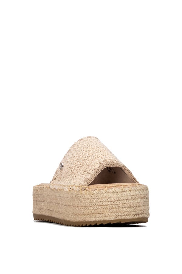 XTI Sand&aacute;lia de plataforma bege