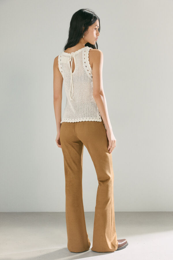 High Spirits Cal&ccedil;as Aura cru