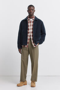 Springfield Cal&ccedil;a plissadas confort&aacute;veis ​​com corte relaxado