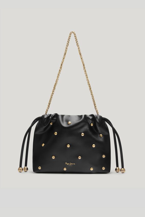 Bolso con tachuelas