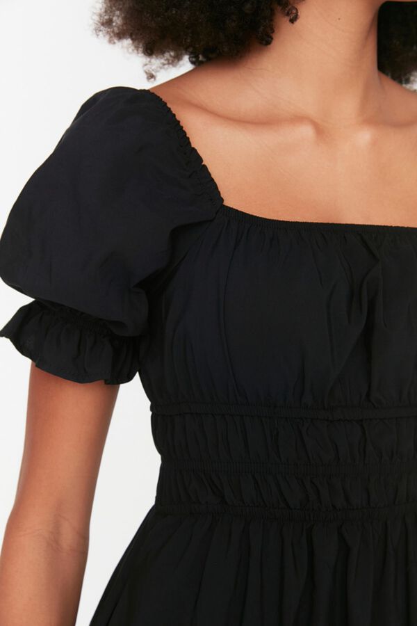 Trendyol Vestido midi com mangas bufantes preto