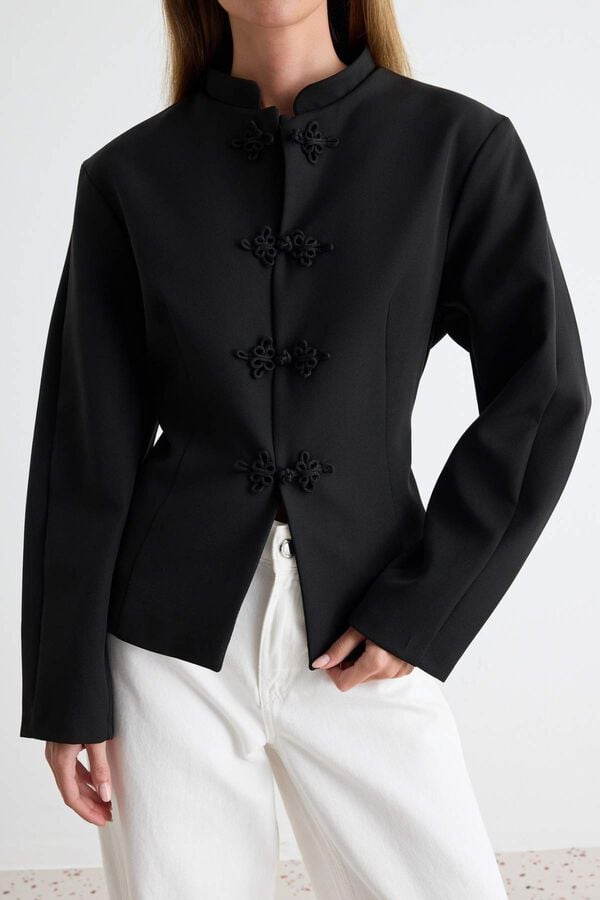 Trendyol Blazer curto com colchetes preto