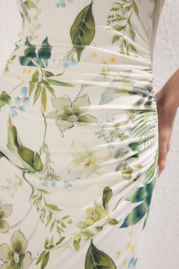 Trendyol Vestido comprido ajustado bege