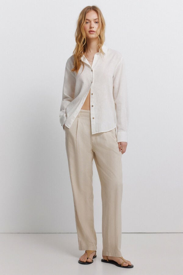 Springfield Camisa em linho decote em bico bege