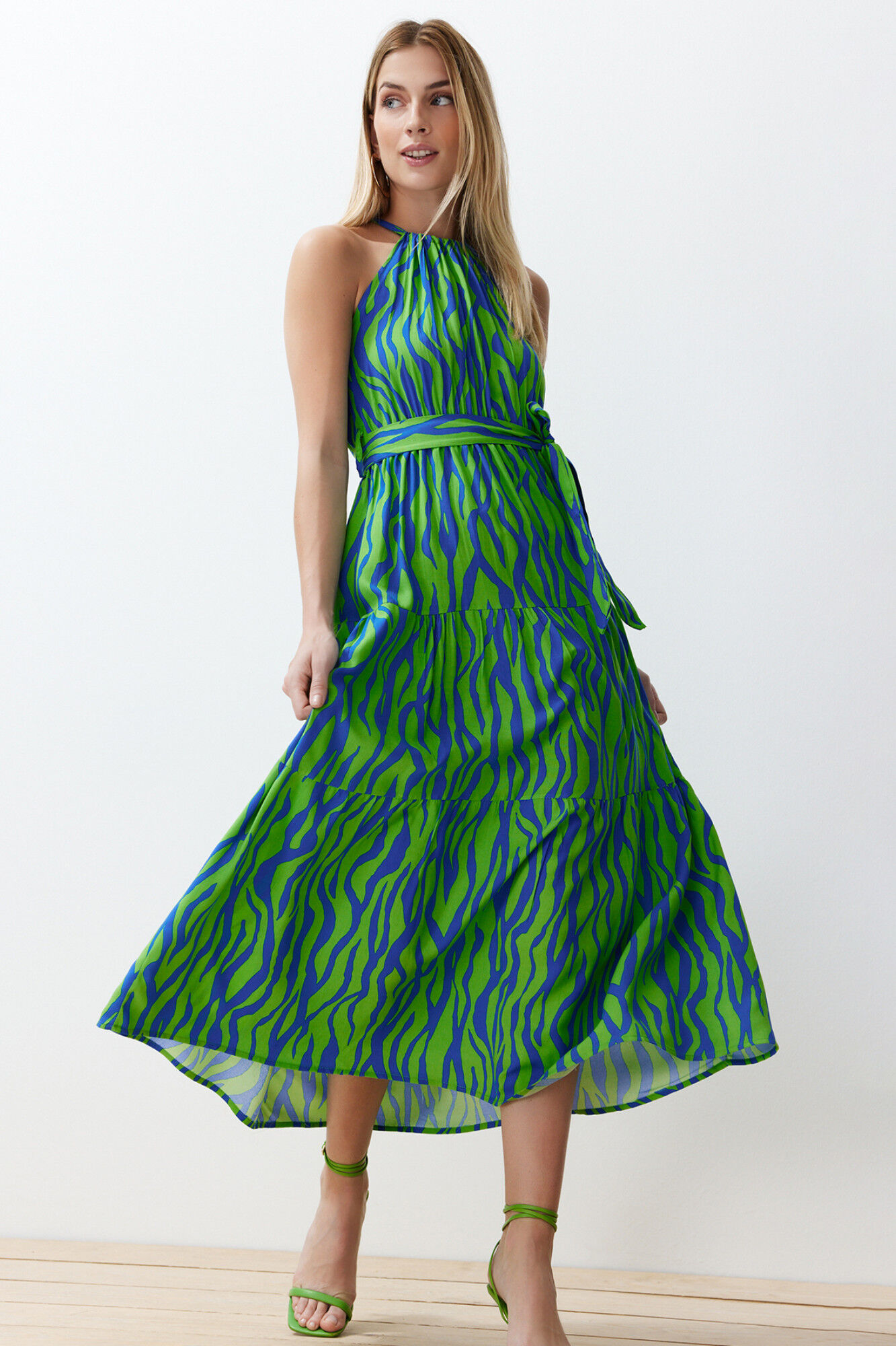 Trendyol Vestido comprido gola halter