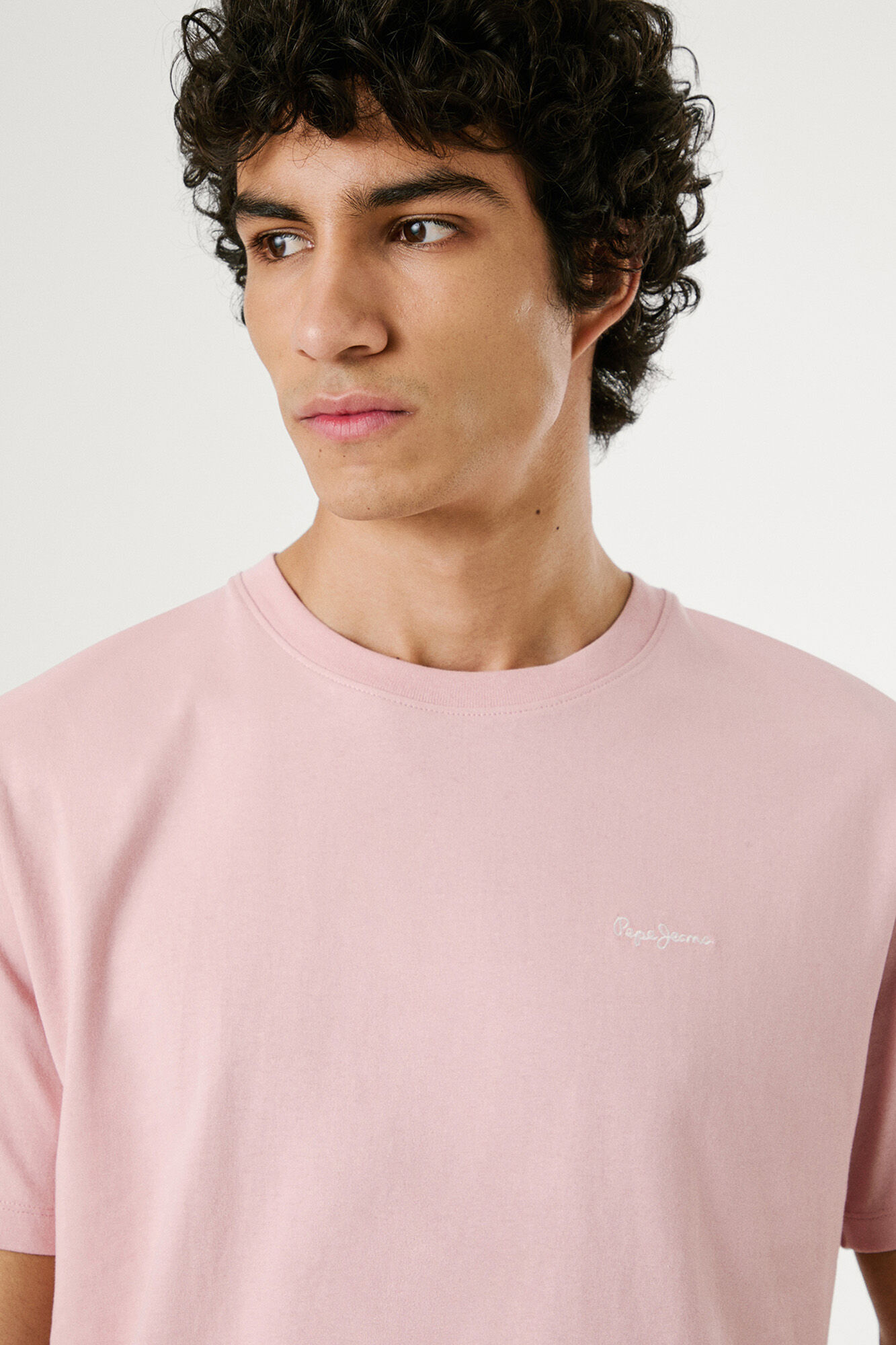Pepe Jeans Camiseta de manga corta con logo bordado.