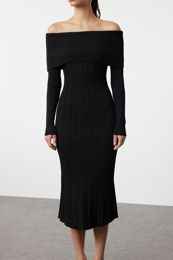 Trendyol Vestido midi ombros descobertos preto
