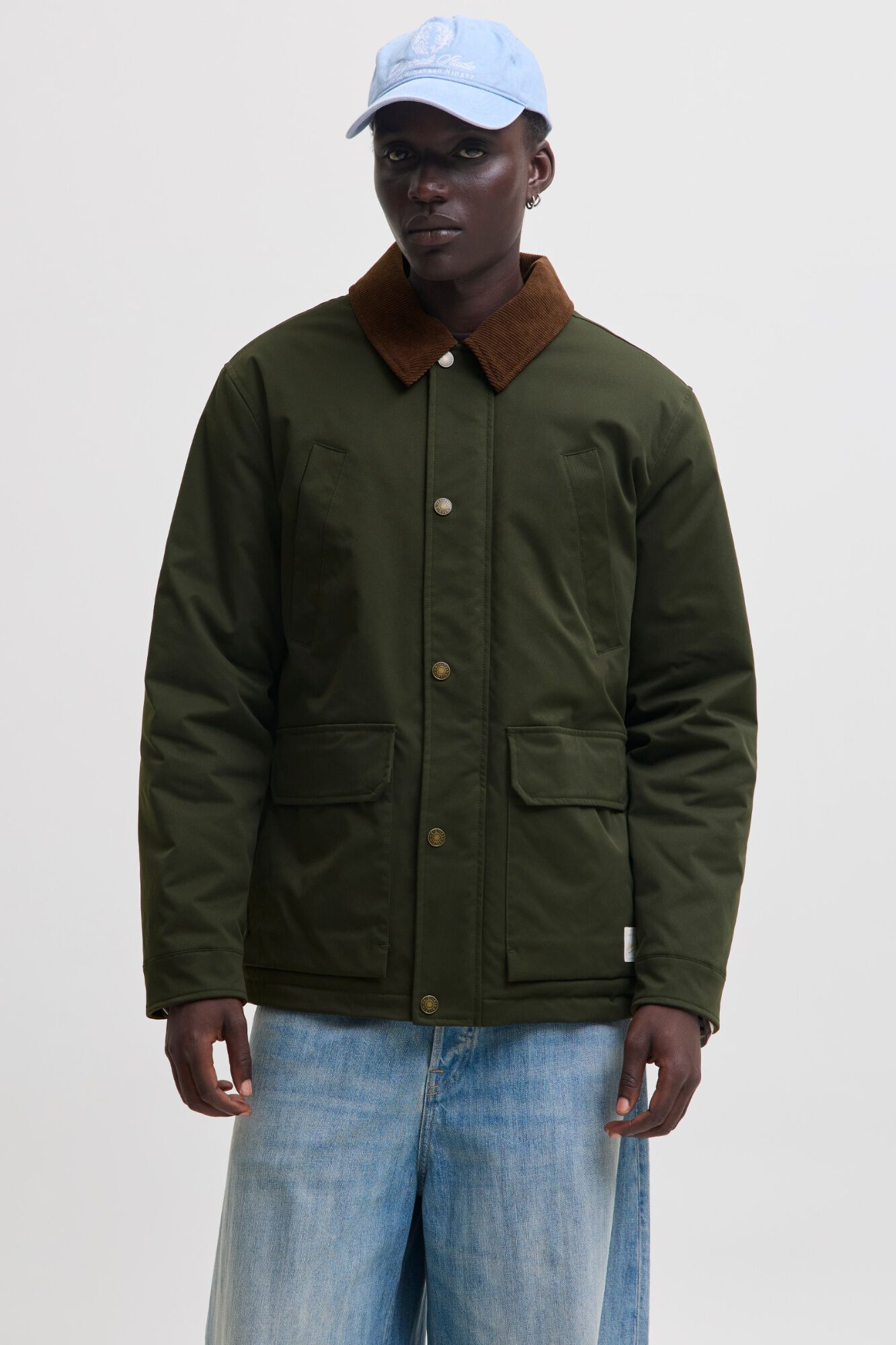 Jack & Jones Blus&atilde;o curto com colchetes