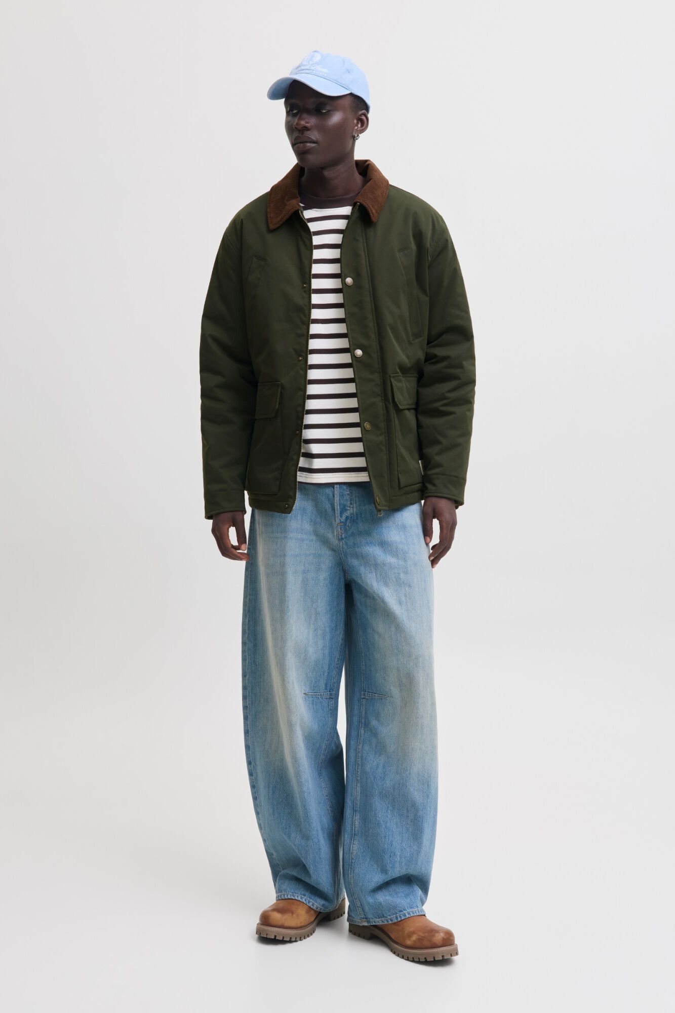 Jack & Jones Blus&atilde;o curto com colchetes