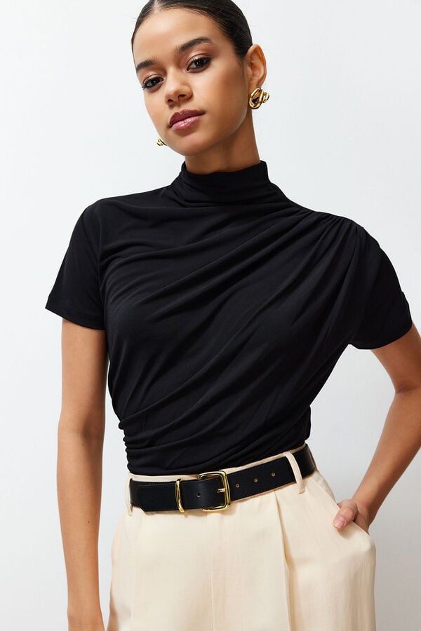 Trendyol Blusa justa preto