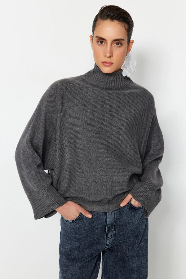 Trendyol Camisola larga de gola alta cinzento