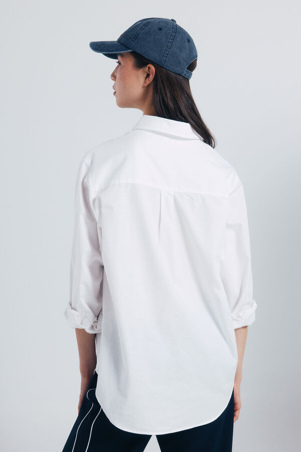 Springfield Camisa oversized bordado osito blanco