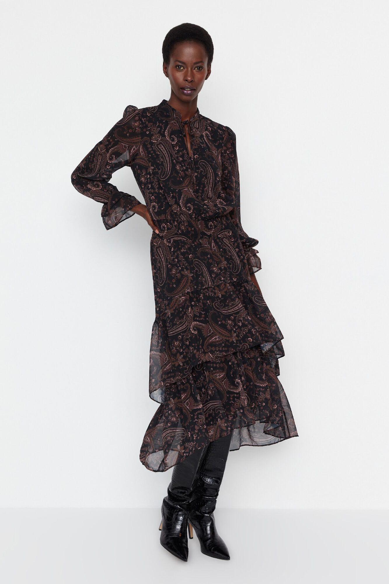 Trendyol Vestido gola halter