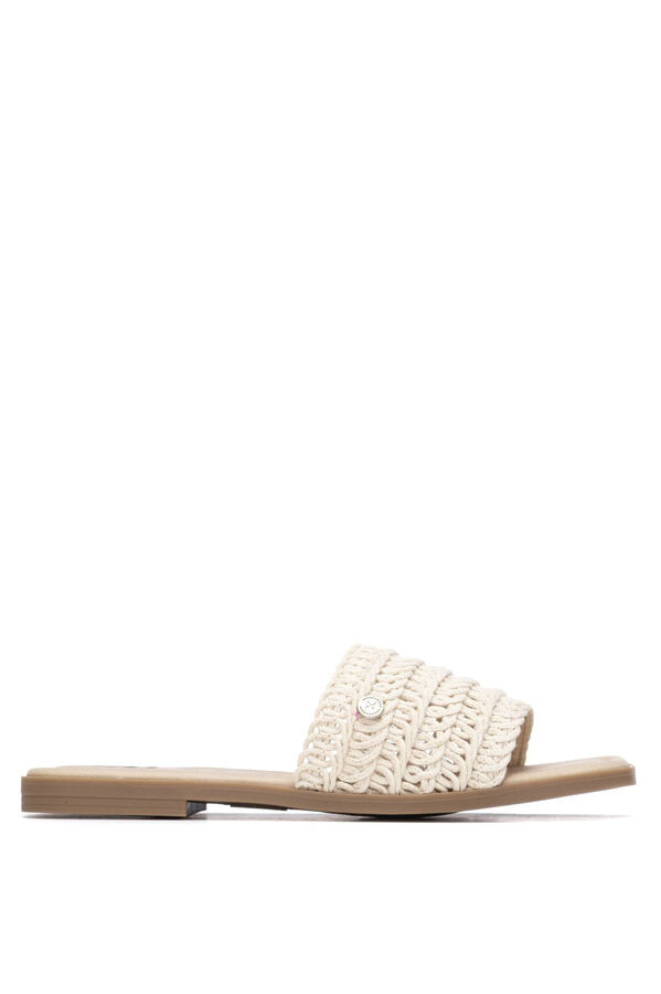 XTI Sand&aacute;lia rasa em macram&eacute; branco