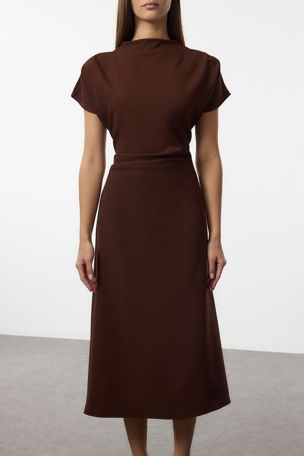 Trendyol Vestido midi com gola virada para baixo cru