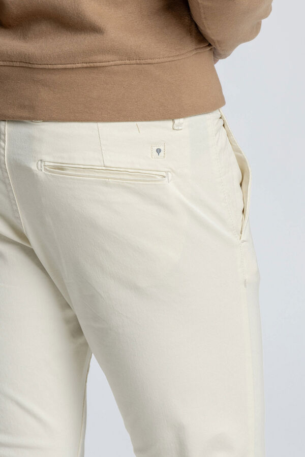 Celopman Chino Básico Skinny Croped   bege