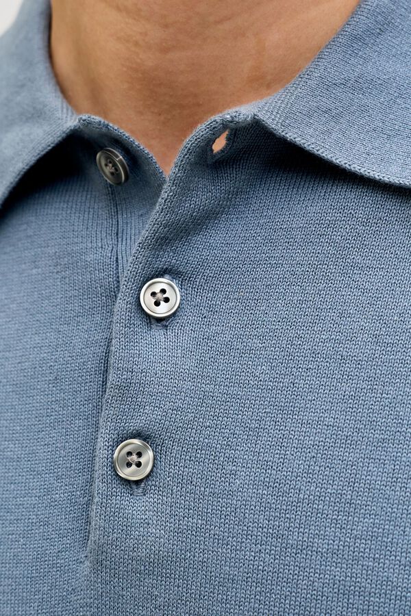 Jack & Jones Polo de malha regular fit em algod&atilde;o cinzento