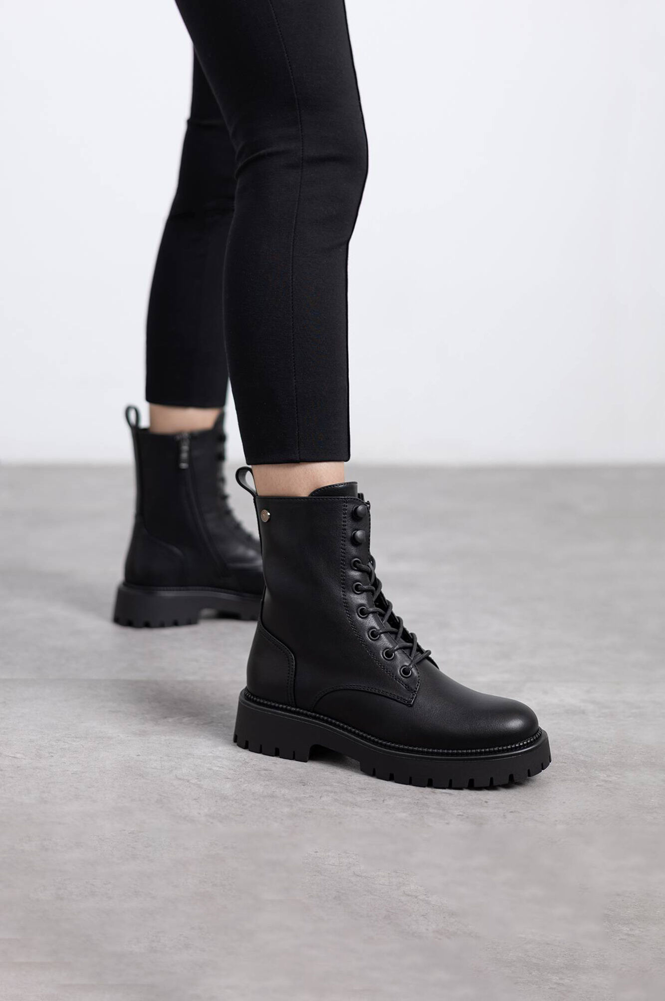 XTI Botin Con Cordones