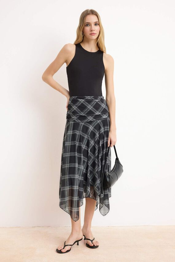 Falda asimétrica estampada