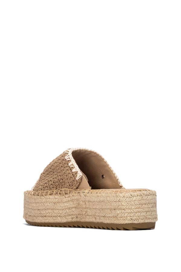 XTI Sandalia de plataforma tostado