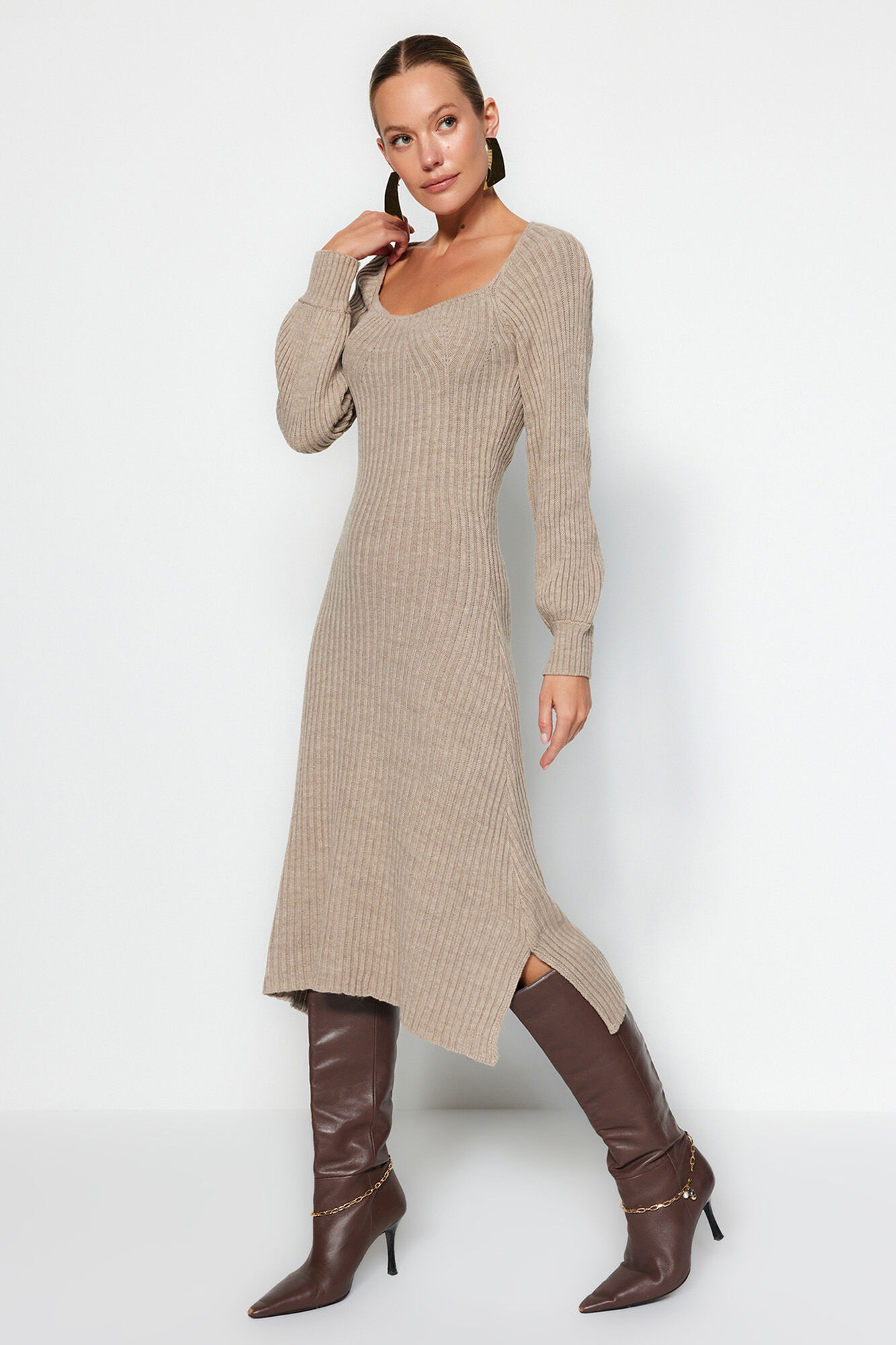 Trendyol Vestido midi com decote cora&ccedil;&atilde;o