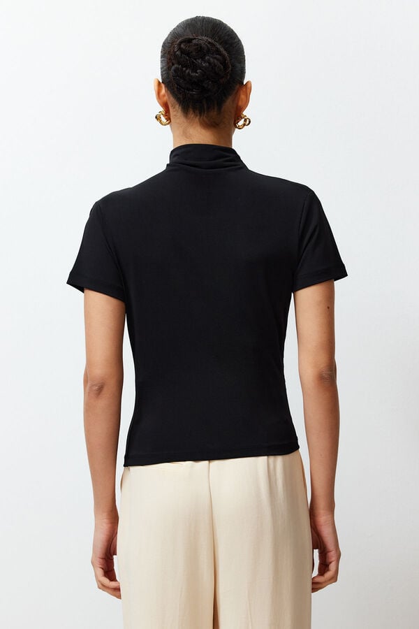 Trendyol Blusa justa preto