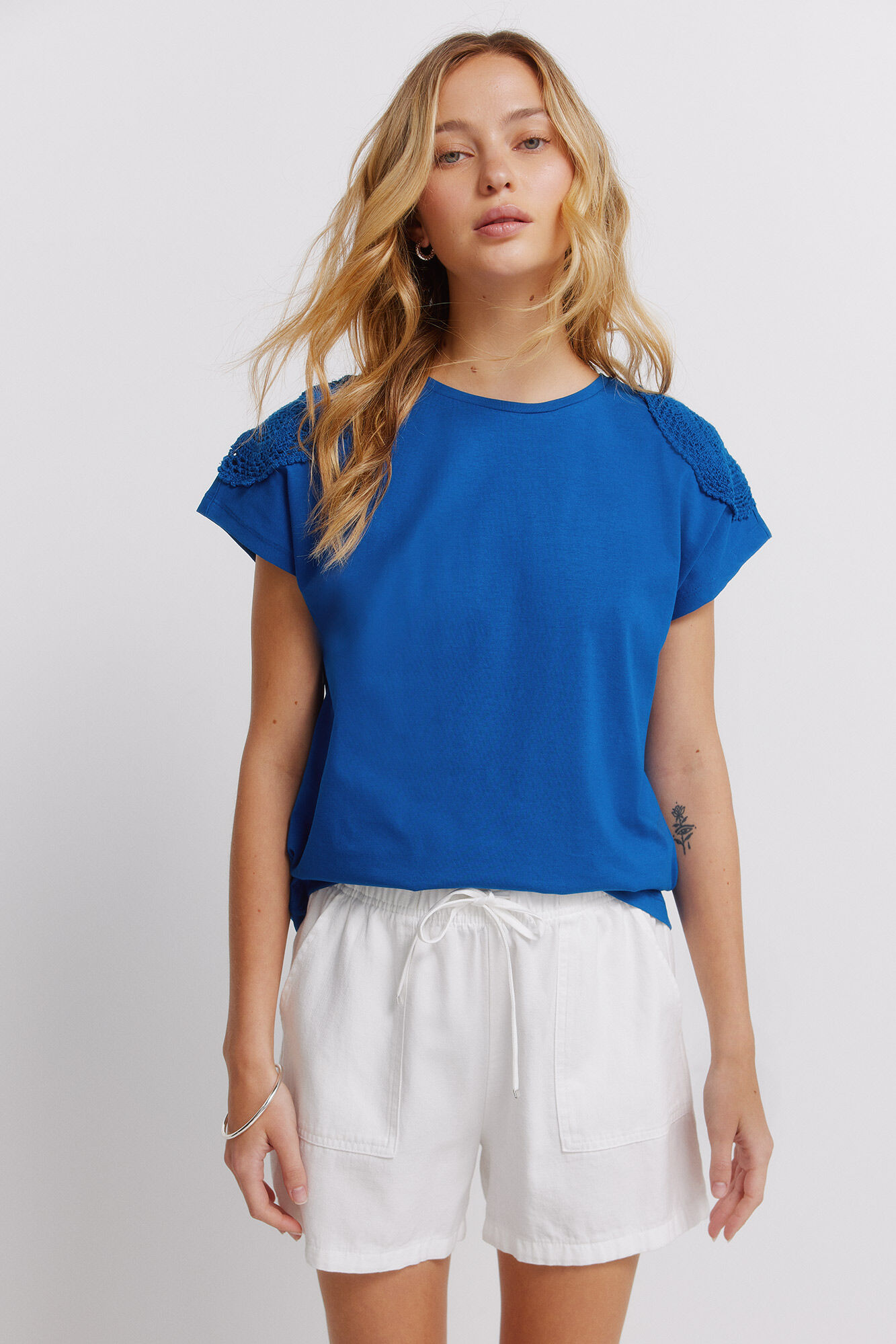 Springfield T-shirt crochet ombros