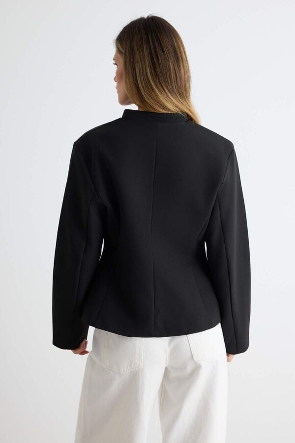 Trendyol Blazer curto com colchetes preto
