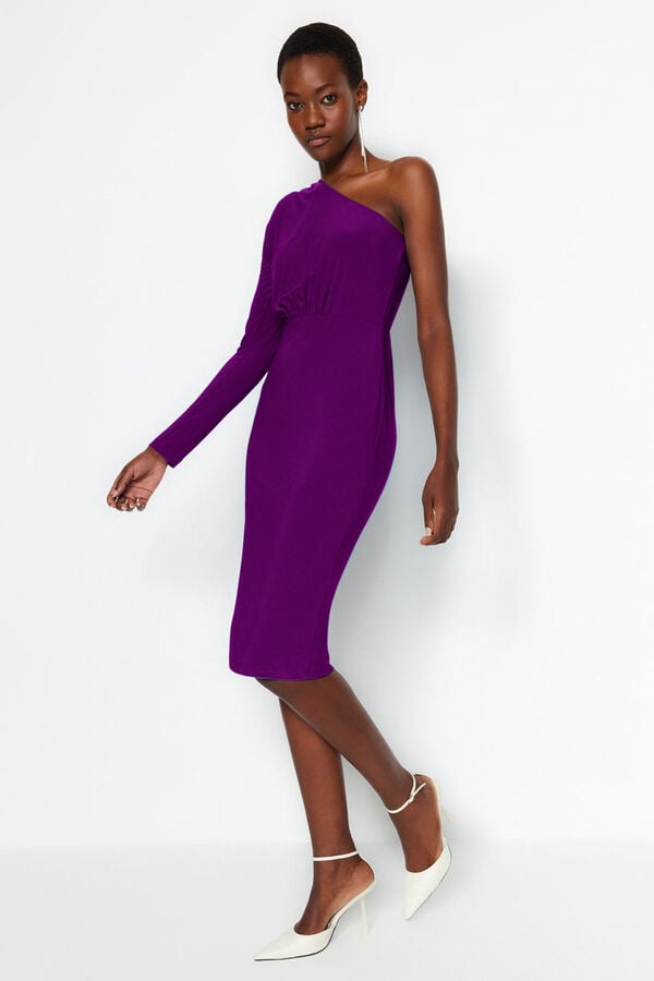 Trendyol Vestido midi de malha com ombros à mostra rosa