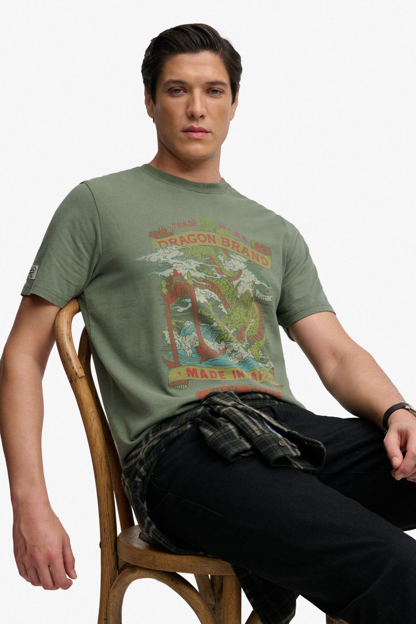 Superdry T-shirt de manga curta com estampado japon&ecirc;s na frente