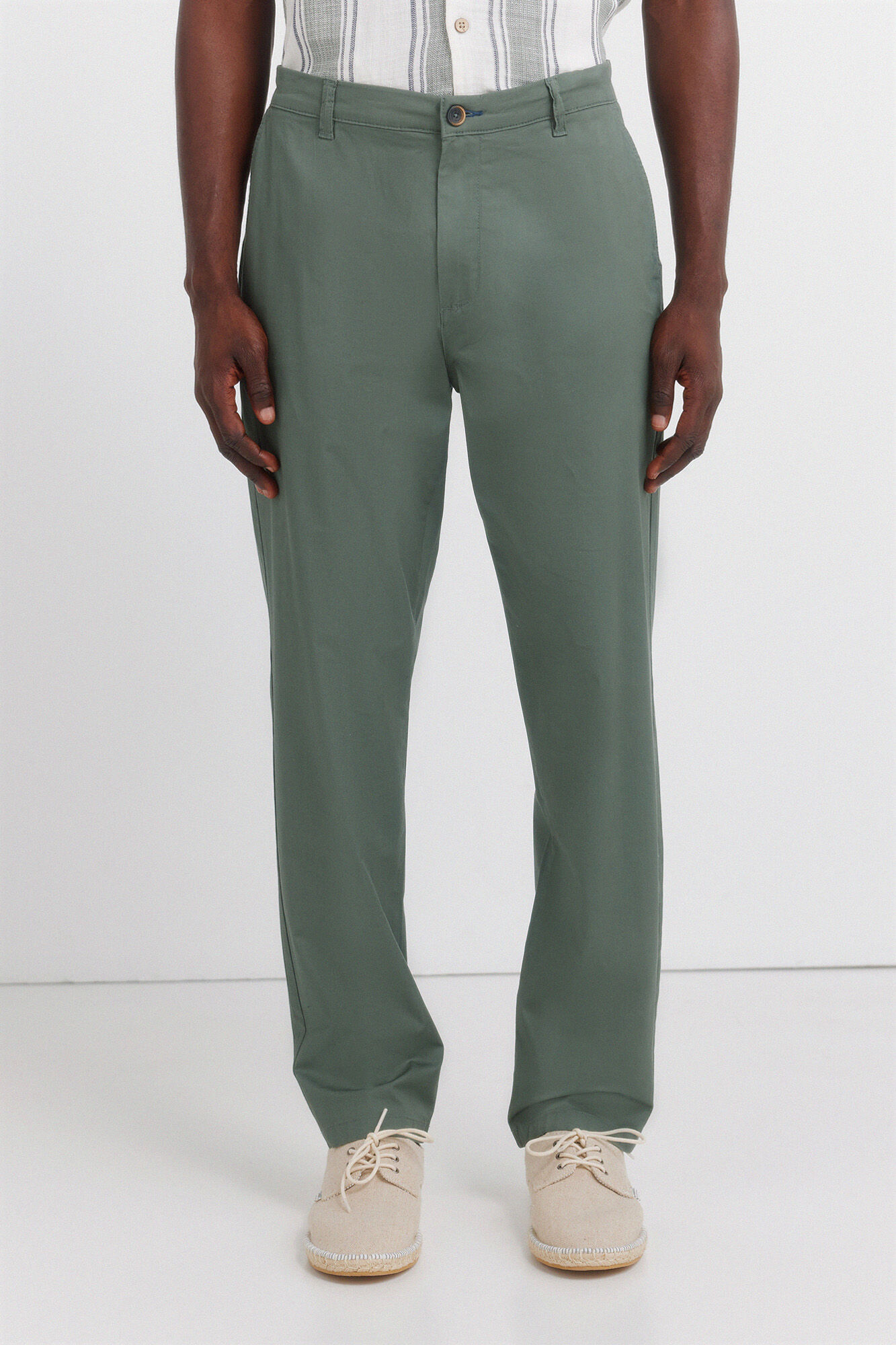 Springfield Cal&ccedil;as chino leves e confort&aacute;veis slim fit