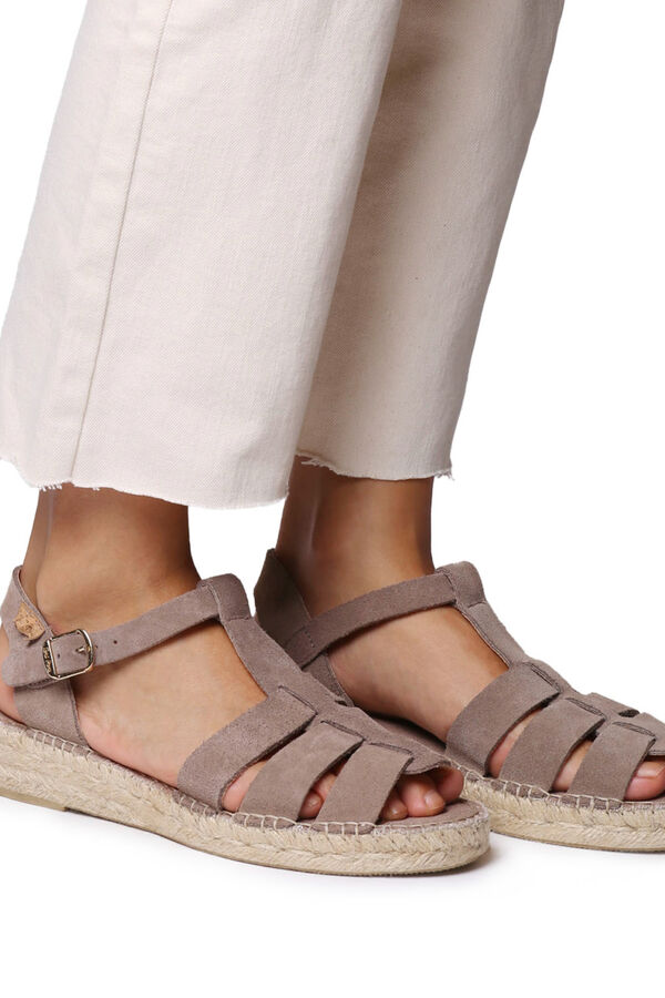 Toni Pons Sand&aacute;lia de pescador em croute cru