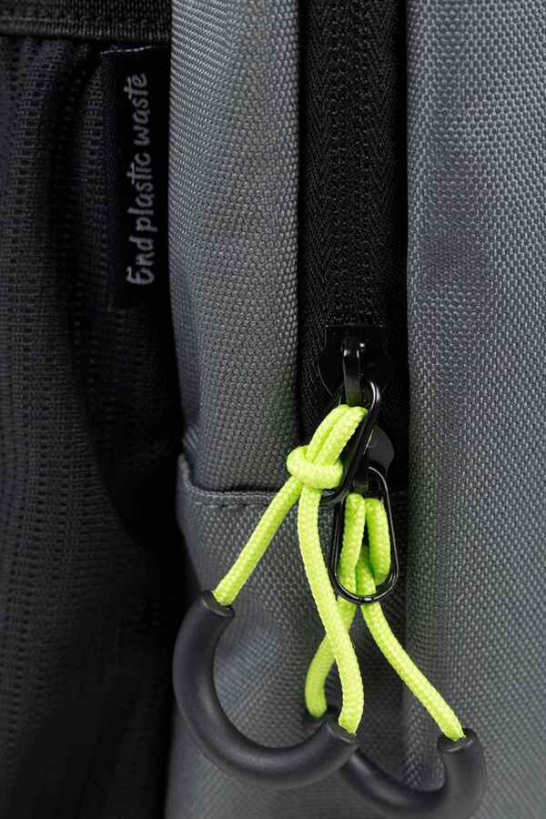 Munich Mochila desportiva reciclada slim cinzento