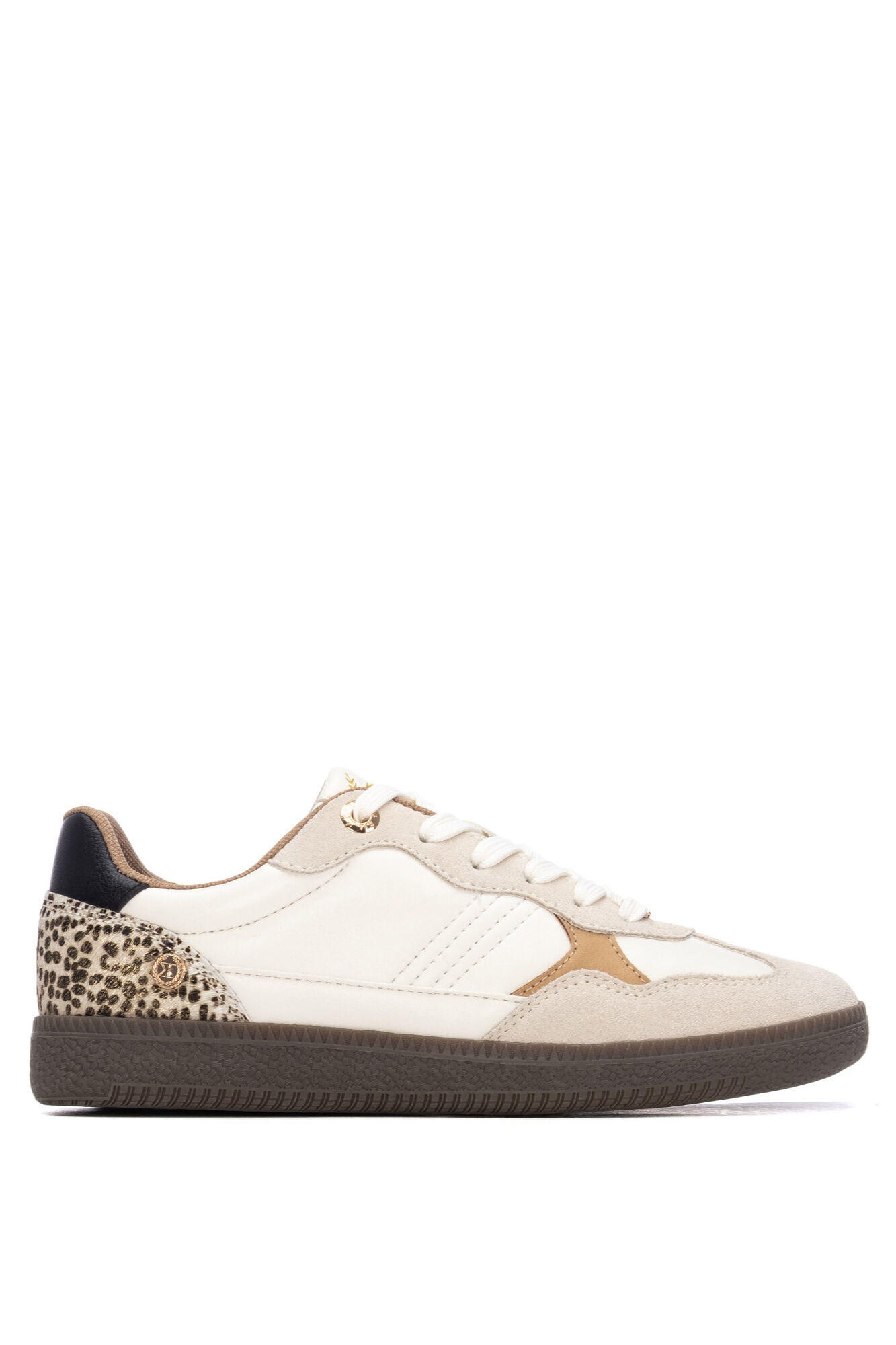 XTI Zapatilla casual cordoneras