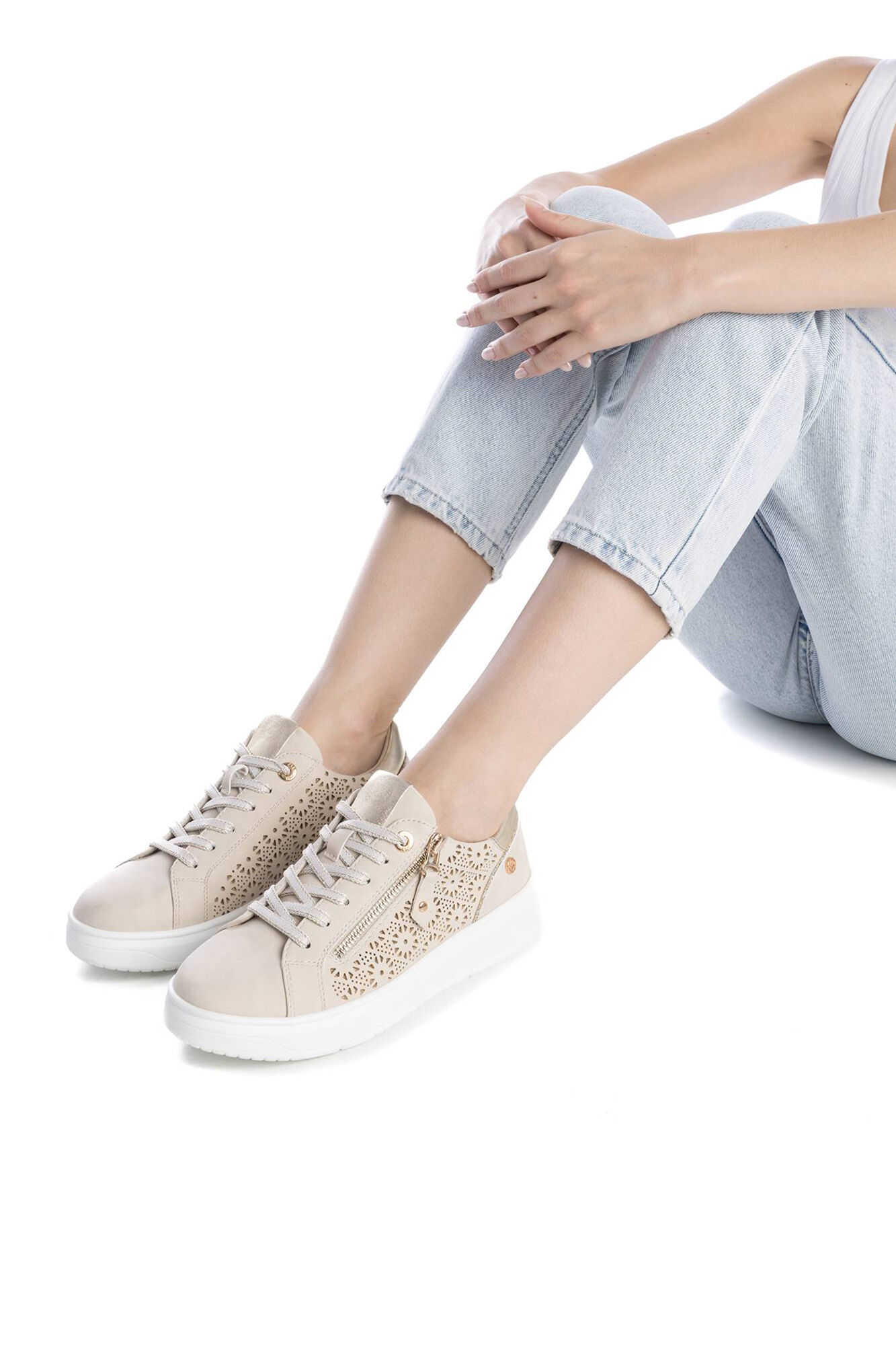 XTI Zapatilla Troquelado Cremallera