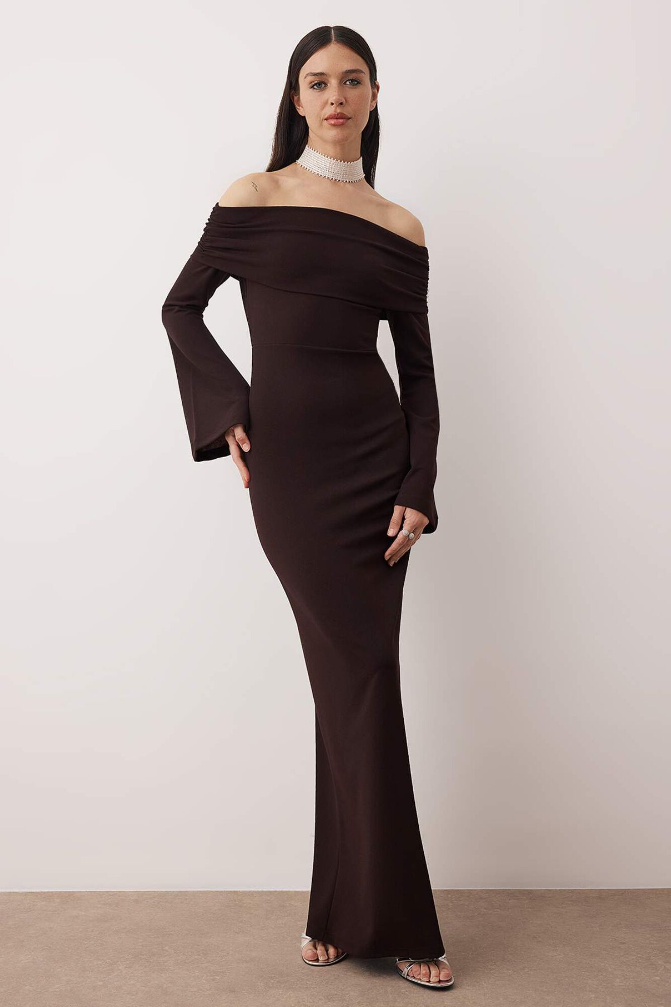 Trendyol Vestido comprido ombros descobertos