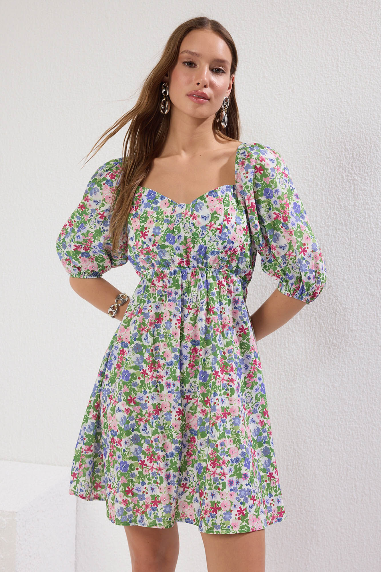 Trendyol Vestido mini com la&ccedil;o